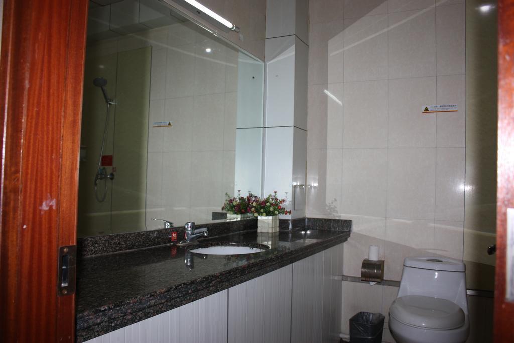 Qingdao Hongyun Jiahe Business Hotel Екстериор снимка